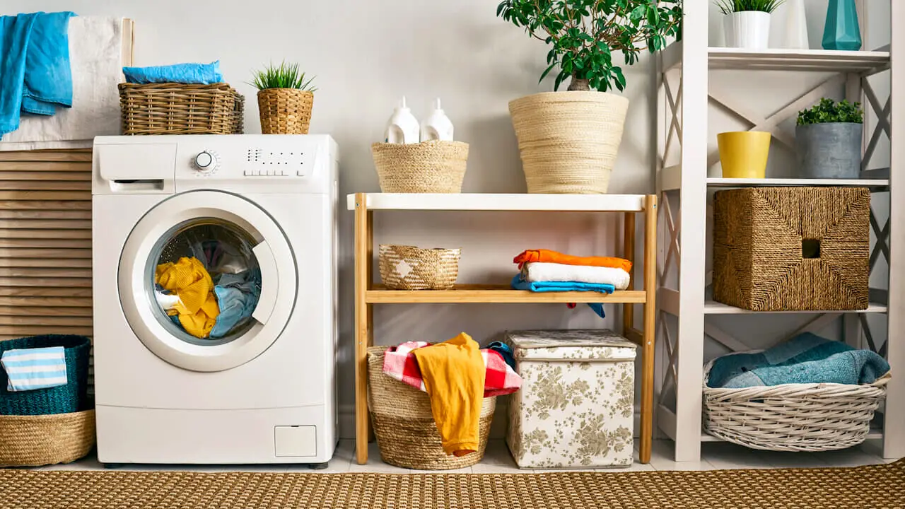 Come organizzare la lavanderia in poco spazio? Le soluzioni salvaspazio più intelligenti
